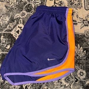 Women’s Medium Nike Shorts